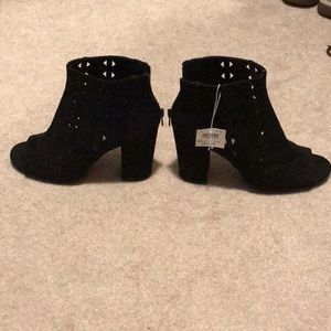 Women’s open toe bootie